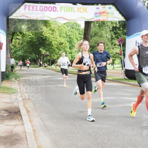 29.06.2025 - hella hamburg halbmarathon MichiJ http://msf.ph/oto/8170563 29.06.2025 10:15:01 Zwischen KM18-KM19 14113, 16484, 18695, 18740 meine-sportfotos.de