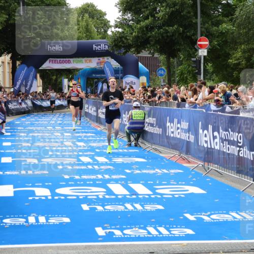 29.06.2025 - hella hamburg halbmarathon Zöllner http://msf.ph/oto/8170565 29.06.2025 10:22:05 Ziel 13751, 16068, 17886 meine-sportfotos.de