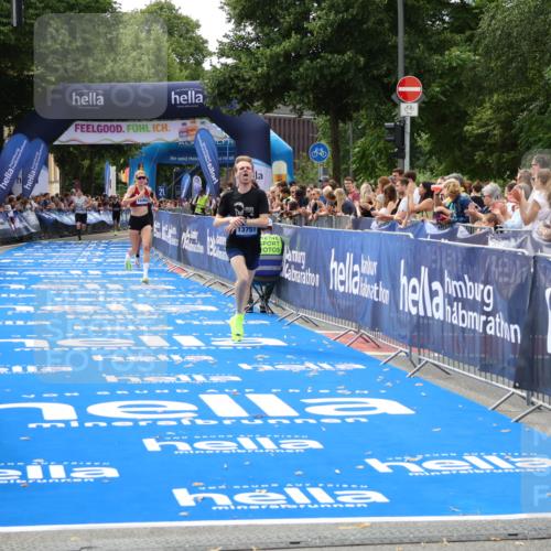 29.06.2025 - hella hamburg halbmarathon Zöllner http://msf.ph/oto/8170579 29.06.2025 10:22:05 Ziel 13751, 16068, 17886 meine-sportfotos.de