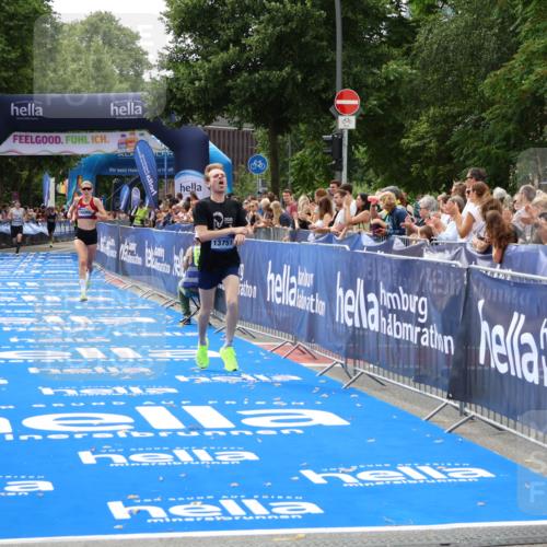 29.06.2025 - hella hamburg halbmarathon Zöllner http://msf.ph/oto/8170586 29.06.2025 10:22:05 Ziel 13751, 16068, 17886 meine-sportfotos.de