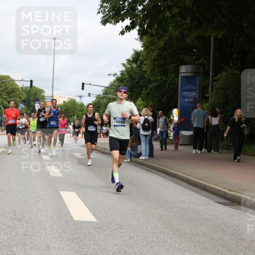 29.06.2025 - hella hamburg halbmarathon Yannick Fuchs http://msf.ph/oto/8170597 29.06.2025 10:24:28 20KM 2021, 2075, 2180, 3043, 6781, 7231, 7349, 9137, 9571, 10156, 10171, 10790, 12287, 12337, 13374, 13838, 14164, 14395, 15880, 16118, 16157, 16736, 18699, 18737, 18874, 19042, 19194, 19202, 19203, 19204 meine-sportfotos.de
