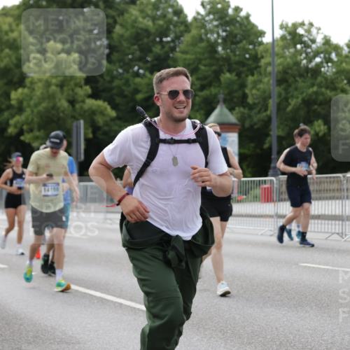 29.06.2025 - hella hamburg halbmarathon Jannik Wohlers http://msf.ph/oto/8170663 29.06.2025 10:21:34 Lombardsbrücke 1003, 1158, 1191, 1250, 1294, 1958, 1963, 2172, 2315, 2353, 2529, 2744, 3606, 3768, 3995, 4046, 4289, 5641, 6676, 6805, 6881, 7075, 7162, 7672, 8431, 8860, 8959, 9002, 9062, 9326, 9327, 9635, 9788, 9807, 10019, 10125, 10167, 10210, 10710, 10787, 11424, 11425, 12894, 13477, 14053, 14055, 14059, 14168, 14180, 15104, 15324, 15635, 16143, 16154, 16161, 16762, 16781, 16796, 16920, 17416, 17696, 17944, 18172, 18439, 18661, 19008, 19099 meine-sportfotos.de