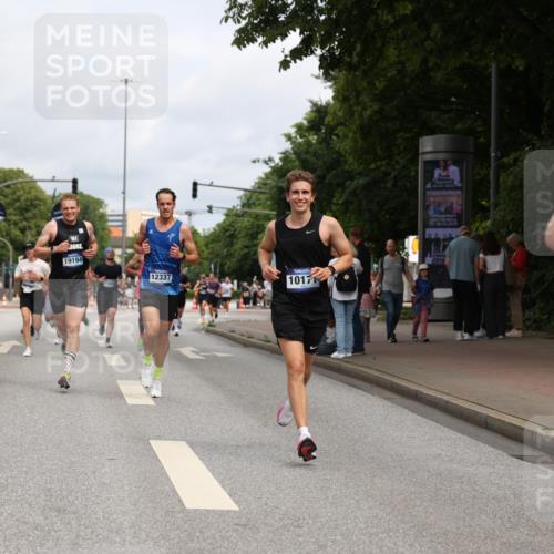 29.06.2025 - hella hamburg halbmarathon Yannick Fuchs http://msf.ph/oto/8170667 29.06.2025 10:24:30 20KM 2021, 2180, 3043, 6781, 7231, 7349, 9137, 9571, 10156, 10171, 10790, 12287, 12337, 13374, 13838, 14164, 14395, 15880, 16118, 16157, 16736, 18699, 18737, 18874, 19042, 19194, 19202, 19203, 19204 meine-sportfotos.de