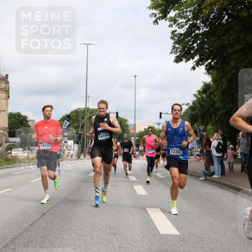 29.06.2025 - hella hamburg halbmarathon Yannick Fuchs http://msf.ph/oto/8170710 29.06.2025 10:24:31 20KM 2021, 2180, 3043, 6781, 7231, 7349, 9137, 9571, 10156, 10171, 10790, 12234, 12287, 12337, 13374, 13838, 14164, 14395, 15880, 16118, 16157, 16736, 17197, 18699, 18737, 18874, 19042, 19194, 19202, 19203, 19204 meine-sportfotos.de