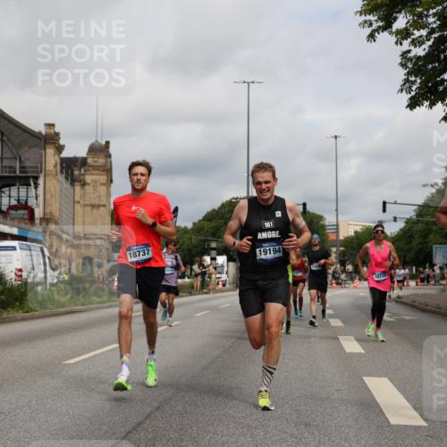 29.06.2025 - hella hamburg halbmarathon Yannick Fuchs http://msf.ph/oto/8170728 29.06.2025 10:24:32 20KM 2021, 2180, 3043, 6781, 7231, 7349, 9137, 9571, 10156, 10171, 10790, 12234, 12287, 12337, 13374, 13838, 14164, 14395, 15880, 16118, 16157, 16736, 17197, 18699, 18737, 18874, 19042, 19194, 19202, 19203, 19204 meine-sportfotos.de