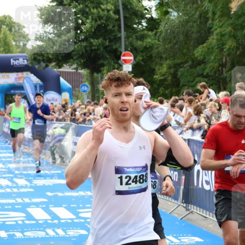 29.06.2025 - hella hamburg halbmarathon Zöllner http://msf.ph/oto/8170742 29.06.2025 10:36:14 Ziel 2774, 6032, 6990, 12447, 13991, 14601, 14875, 15115, 17078, 17329, 17691, 18600 meine-sportfotos.de