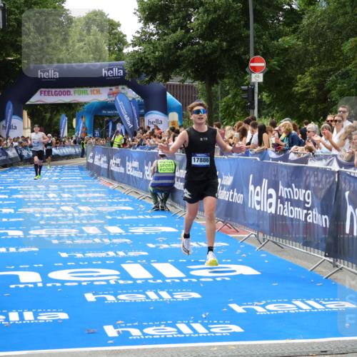 29.06.2025 - hella hamburg halbmarathon Zöllner http://msf.ph/oto/8170760 29.06.2025 10:22:10 Ziel 16068, 17886, 18693 meine-sportfotos.de