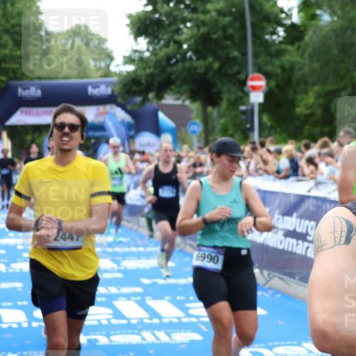 29.06.2025 - hella hamburg halbmarathon Zöllner http://msf.ph/oto/8170766 29.06.2025 10:36:17 Ziel 2774, 6829, 6990, 6993, 12447, 13991, 14601, 15115, 15348, 17078, 17329, 17691, 18600 meine-sportfotos.de