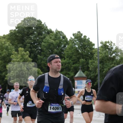 29.06.2025 - hella hamburg halbmarathon Jannik Wohlers http://msf.ph/oto/8170769 29.06.2025 10:21:37 Lombardsbrücke 1003, 1158, 1191, 1250, 1294, 1958, 1963, 2009, 2063, 2315, 2353, 2514, 2744, 3050, 3172, 3458, 3606, 3768, 3995, 4046, 4366, 5641, 6676, 6881, 7075, 7162, 8431, 8860, 8954, 8959, 9002, 9062, 9326, 9327, 9635, 9788, 9807, 10088, 10125, 10167, 10210, 10710, 10787, 11424, 11425, 12894, 13477, 14053, 14055, 14059, 14168, 14180, 15104, 15324, 15635, 15660, 16143, 16154, 16161, 16762, 16781, 16796, 16920, 17416, 17696, 17944, 18172, 18661, 19008, 19099 meine-sportfotos.de
