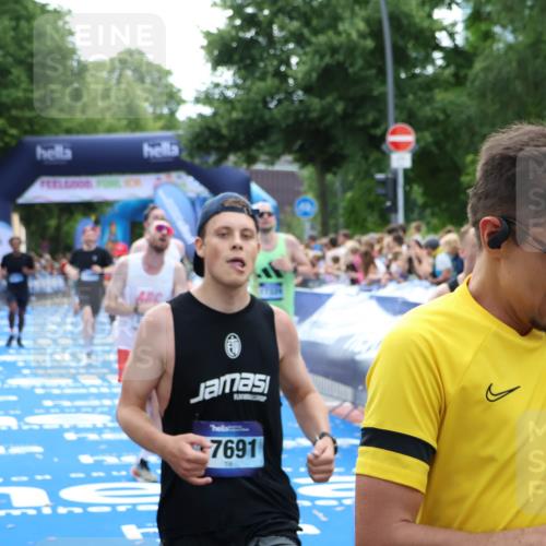 29.06.2025 - hella hamburg halbmarathon Zöllner http://msf.ph/oto/8170824 29.06.2025 10:36:19 Ziel 2774, 6829, 6993, 13991, 14601, 15115, 15348, 16158, 17329, 17691 meine-sportfotos.de