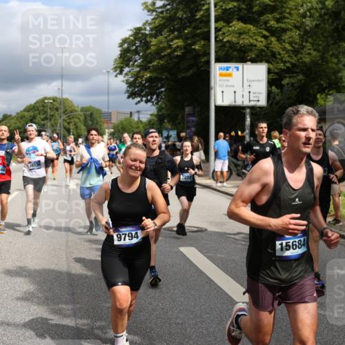 29.06.2025 - hella hamburg halbmarathon Yannick Fuchs http://msf.ph/oto/8170828 29.06.2025 10:41:11 20KM 1070, 1689, 1942, 2222, 2623, 3304, 5129, 5472, 5532, 6373, 6630, 7480, 7908, 8023, 9305, 9497, 9794, 10208, 10211, 11077, 11858, 12808, 13303, 13554, 13728, 14415, 14449, 14482, 14541, 14594, 15026, 15611, 15684, 15714, 15825, 16081, 16136, 16466, 16475, 17353, 17669, 17718, 17865 meine-sportfotos.de