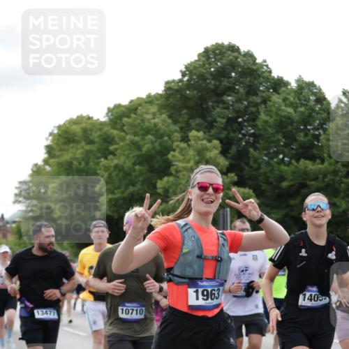 29.06.2025 - hella hamburg halbmarathon Jannik Wohlers http://msf.ph/oto/8170858 29.06.2025 10:21:38 Lombardsbrücke 1003, 1191, 1250, 1294, 1958, 1963, 2009, 2063, 2514, 2744, 3050, 3172, 3458, 3606, 3768, 3995, 4046, 4366, 5641, 6676, 6881, 7162, 8431, 8860, 8954, 8959, 9002, 9062, 9326, 9327, 9788, 9807, 10088, 10125, 10167, 10210, 10710, 10787, 11424, 12894, 13477, 14053, 14055, 14059, 14168, 14180, 15104, 15129, 15324, 15635, 15660, 16143, 16154, 16161, 16762, 16781, 16796, 16920, 17416, 17696, 17944, 18172, 18661, 19008, 19099 meine-sportfotos.de