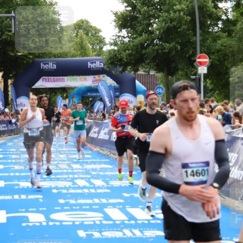 29.06.2025 - hella hamburg halbmarathon Zöllner http://msf.ph/oto/8170898 29.06.2025 10:36:21 Ziel 6829, 6993, 12051, 13991, 14601, 15115, 15348, 16158, 17192, 17329 meine-sportfotos.de