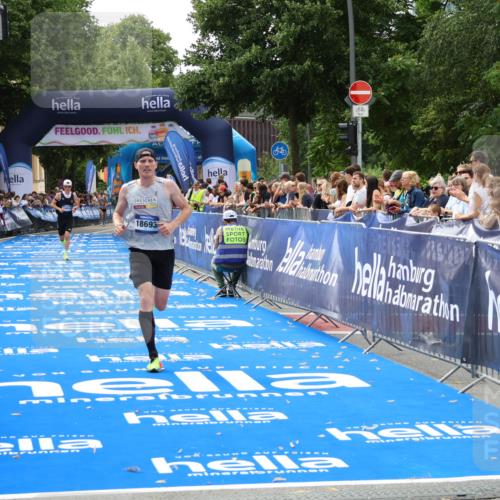 29.06.2025 - hella hamburg halbmarathon Zöllner http://msf.ph/oto/8170904 29.06.2025 10:22:14 Ziel 10650, 18693 meine-sportfotos.de