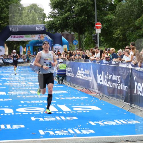 29.06.2025 - hella hamburg halbmarathon Zöllner http://msf.ph/oto/8170915 29.06.2025 10:22:15 Ziel 10650, 18693 meine-sportfotos.de