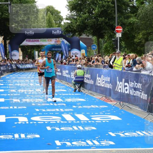 29.06.2025 - hella hamburg halbmarathon Zöllner http://msf.ph/oto/8171085 29.06.2025 10:22:27 Ziel 4571, 9475 meine-sportfotos.de