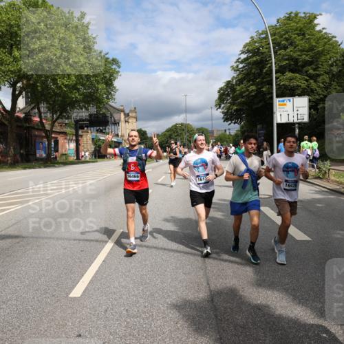 29.06.2025 - hella hamburg halbmarathon Yannick Fuchs http://msf.ph/oto/8171098 29.06.2025 10:41:12 20KM 1012, 1070, 1689, 1942, 2222, 2623, 3304, 5129, 5472, 5532, 6373, 6630, 7480, 7908, 8023, 9305, 9497, 9794, 10208, 10211, 11077, 11858, 12808, 13303, 13554, 13728, 14415, 14449, 14482, 14594, 15026, 15611, 15684, 15714, 15825, 16081, 16136, 16175, 16466, 16475, 17353, 17669, 17718, 17865 meine-sportfotos.de