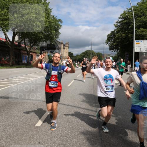 29.06.2025 - hella hamburg halbmarathon Yannick Fuchs http://msf.ph/oto/8171184 29.06.2025 10:41:12 20KM 1012, 1070, 1689, 1942, 2222, 2623, 3304, 5129, 5472, 5532, 6373, 6630, 7480, 7908, 8023, 9305, 9497, 9794, 10208, 10211, 11077, 11858, 12808, 13303, 13554, 13728, 14415, 14449, 14482, 14594, 15026, 15611, 15684, 15714, 15825, 16081, 16136, 16175, 16466, 16475, 17353, 17669, 17718, 17865 meine-sportfotos.de