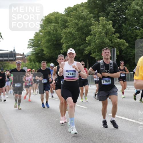 29.06.2025 - hella hamburg halbmarathon Jannik Wohlers http://msf.ph/oto/8171215 29.06.2025 10:21:40 Lombardsbrücke 1003, 1294, 1963, 2009, 2063, 2514, 2744, 3050, 3172, 3458, 3606, 3768, 3995, 4046, 4366, 5641, 6676, 6881, 6977, 7162, 8431, 8860, 8884, 8954, 9002, 9062, 9327, 9788, 9807, 10088, 10125, 10167, 10210, 10710, 12894, 13255, 13477, 14053, 14055, 14059, 14168, 14180, 15129, 15324, 15635, 15660, 16143, 16154, 16161, 16762, 16796, 16920, 17416, 17556, 17696, 17944, 18172, 18661, 19008, 19099, 19154 meine-sportfotos.de