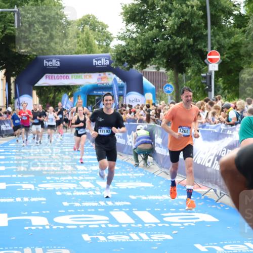 29.06.2025 - hella hamburg halbmarathon Zöllner http://msf.ph/oto/8171241 29.06.2025 10:36:27 Ziel 8084, 10404, 10680, 10852, 11304, 12051, 12916, 14075, 16158, 17192, 18062 meine-sportfotos.de