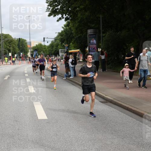 29.06.2025 - hella hamburg halbmarathon Yannick Fuchs http://msf.ph/oto/8171246 29.06.2025 10:24:38 20KM 1758, 2021, 2180, 3043, 6781, 7186, 7231, 9137, 9571, 10156, 10171, 10790, 12234, 12337, 13374, 13838, 14164, 14395, 15672, 15880, 16118, 16736, 16818, 17197, 18699, 18737, 19042, 19194, 19202, 19203, 19204 meine-sportfotos.de