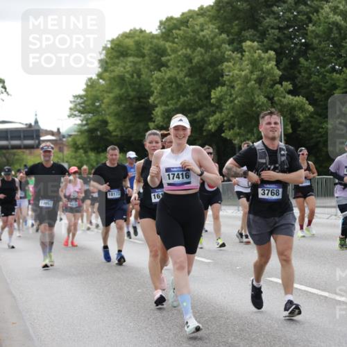 29.06.2025 - hella hamburg halbmarathon Jannik Wohlers http://msf.ph/oto/8171248 29.06.2025 10:21:41 Lombardsbrücke 1003, 1294, 1419, 1963, 2009, 2063, 2514, 2744, 3050, 3172, 3458, 3606, 3768, 3995, 4046, 4366, 5641, 6676, 6881, 6977, 7162, 8431, 8860, 8884, 8954, 9002, 9062, 9327, 9788, 9807, 10088, 10125, 10167, 10210, 10710, 11440, 12894, 13255, 13477, 14053, 14055, 14059, 14168, 14180, 15129, 15324, 15635, 15660, 16143, 16154, 16161, 16796, 16920, 17416, 17556, 17696, 17944, 18172, 18661, 19008, 19099, 19154 meine-sportfotos.de