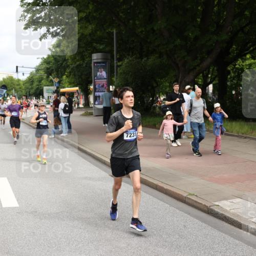 29.06.2025 - hella hamburg halbmarathon Yannick Fuchs http://msf.ph/oto/8171286 29.06.2025 10:24:39 20KM 1758, 2021, 2180, 3043, 6781, 7186, 7231, 8784, 9137, 9571, 10156, 10171, 10790, 12234, 12308, 12337, 13374, 13838, 14164, 15672, 15880, 16118, 16736, 16818, 17197, 18699, 18737, 19042, 19194, 19202, 19203, 19204 meine-sportfotos.de