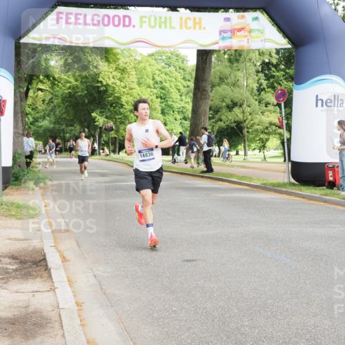 29.06.2025 - hella hamburg halbmarathon MichiJ http://msf.ph/oto/8171298 29.06.2025 10:15:12 Zwischen KM18-KM19 11078, 14836 meine-sportfotos.de