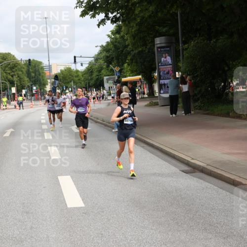 29.06.2025 - hella hamburg halbmarathon Yannick Fuchs http://msf.ph/oto/8171300 29.06.2025 10:24:39 20KM 1758, 2021, 2180, 3043, 6781, 7186, 7231, 8784, 9137, 9571, 10156, 10171, 10790, 12234, 12308, 12337, 13374, 13838, 14164, 15672, 15880, 16118, 16736, 16818, 17197, 18699, 18737, 19042, 19194, 19202, 19203, 19204 meine-sportfotos.de
