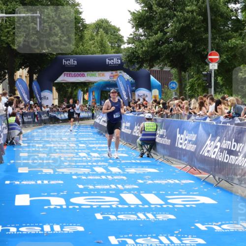 29.06.2025 - hella hamburg halbmarathon Zöllner http://msf.ph/oto/8171314 29.06.2025 10:22:38 Ziel 2618, 3720 meine-sportfotos.de