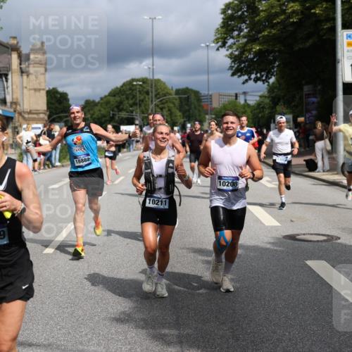 29.06.2025 - hella hamburg halbmarathon Yannick Fuchs http://msf.ph/oto/8171349 29.06.2025 10:41:15 20KM 1012, 1070, 1689, 1942, 2222, 2623, 3304, 5129, 5472, 5532, 6203, 6373, 6630, 7480, 7908, 8023, 8564, 9051, 9305, 9497, 9794, 10208, 10211, 10423, 11077, 11858, 12808, 13303, 13554, 13728, 14415, 14449, 14482, 14594, 15026, 15611, 15684, 15714, 15825, 16081, 16089, 16136, 16175, 16466, 16475, 16819, 17669, 17718, 17865, 18297, 18356 meine-sportfotos.de