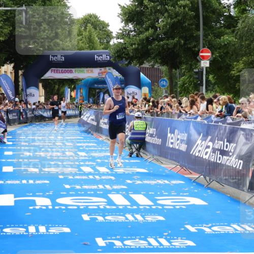 29.06.2025 - hella hamburg halbmarathon Zöllner http://msf.ph/oto/8171363 29.06.2025 10:22:39 Ziel 2618, 3720 meine-sportfotos.de