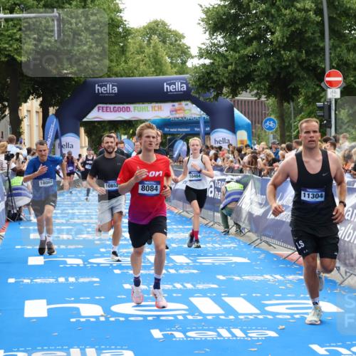 29.06.2025 - hella hamburg halbmarathon Zöllner http://msf.ph/oto/8171521 29.06.2025 10:36:32 Ziel 2121, 8084, 8121, 9296, 10404, 10680, 10852, 11304, 11833, 12916, 17723, 18062 meine-sportfotos.de