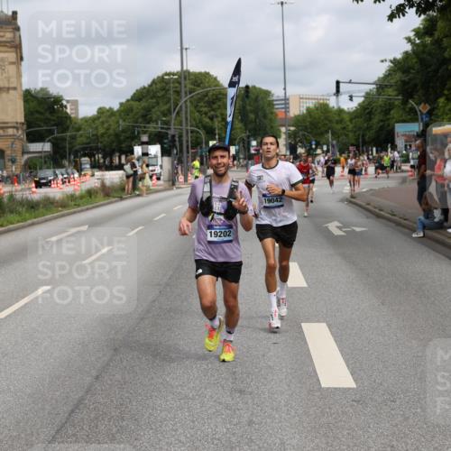 29.06.2025 - hella hamburg halbmarathon Yannick Fuchs http://msf.ph/oto/8171539 29.06.2025 10:24:43 20KM 1758, 2021, 2180, 6781, 7186, 7231, 8784, 9137, 9571, 10156, 10790, 12234, 12308, 13374, 13838, 14164, 15672, 15880, 16118, 16736, 16818, 17197, 18422, 18737, 19042, 19202, 19203, 19204 meine-sportfotos.de