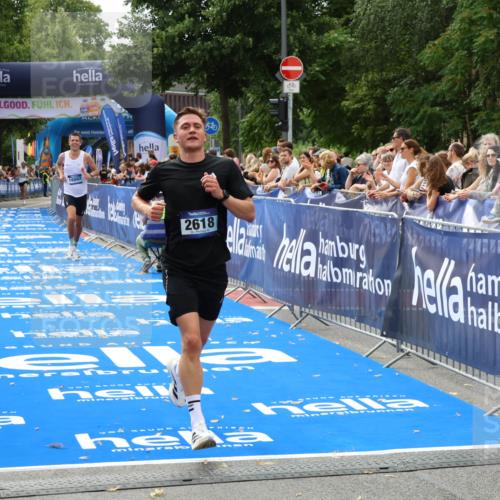 29.06.2025 - hella hamburg halbmarathon Zöllner http://msf.ph/oto/8171542 29.06.2025 10:22:46 Ziel 2618, 18897 meine-sportfotos.de