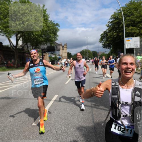 29.06.2025 - hella hamburg halbmarathon Yannick Fuchs http://msf.ph/oto/8171582 29.06.2025 10:41:16 20KM 1012, 1070, 1689, 1942, 2222, 2623, 3304, 5129, 5472, 5532, 6203, 6373, 6630, 7480, 7908, 8564, 9051, 9305, 9497, 9794, 10208, 10211, 10423, 11077, 11858, 12808, 13303, 13554, 13728, 14415, 14449, 14482, 14594, 15026, 15611, 15684, 15714, 15825, 16089, 16136, 16175, 16466, 16475, 16819, 17669, 17718, 18297, 18356 meine-sportfotos.de