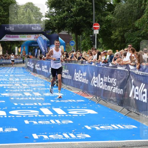 29.06.2025 - hella hamburg halbmarathon Zöllner http://msf.ph/oto/8171588 29.06.2025 10:22:48 Ziel 18897 meine-sportfotos.de