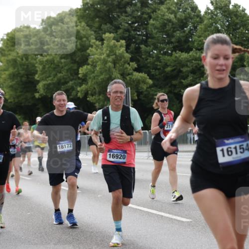 29.06.2025 - hella hamburg halbmarathon Jannik Wohlers http://msf.ph/oto/8171599 29.06.2025 10:21:43 Lombardsbrücke 1003, 1294, 1419, 1963, 2009, 2063, 2514, 2744, 3050, 3172, 3458, 3606, 3768, 4046, 4366, 5641, 6676, 6881, 6977, 7162, 8431, 8860, 8884, 8954, 9002, 9327, 9516, 9788, 9807, 10088, 10167, 10710, 11440, 12894, 13255, 14053, 14055, 14059, 14168, 14180, 14442, 15129, 15324, 15635, 15660, 16143, 16154, 16161, 16796, 16920, 17416, 17556, 17696, 17944, 18172, 18661, 19008, 19154 meine-sportfotos.de