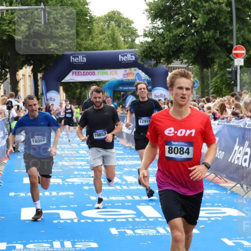 29.06.2025 - hella hamburg halbmarathon Zöllner http://msf.ph/oto/8171606 29.06.2025 10:36:33 Ziel 2121, 8084, 8121, 9296, 10404, 10680, 10852, 11304, 11833, 12916, 17723, 18062 meine-sportfotos.de