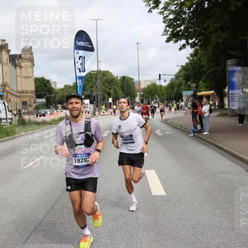 29.06.2025 - hella hamburg halbmarathon Yannick Fuchs http://msf.ph/oto/8171631 29.06.2025 10:24:44 20KM 1758, 2021, 2180, 6781, 7186, 7231, 8784, 9137, 9571, 10156, 10790, 12234, 12308, 13374, 13838, 14164, 15672, 15880, 16118, 16736, 16818, 17197, 18422, 19042, 19202, 19203, 19204 meine-sportfotos.de