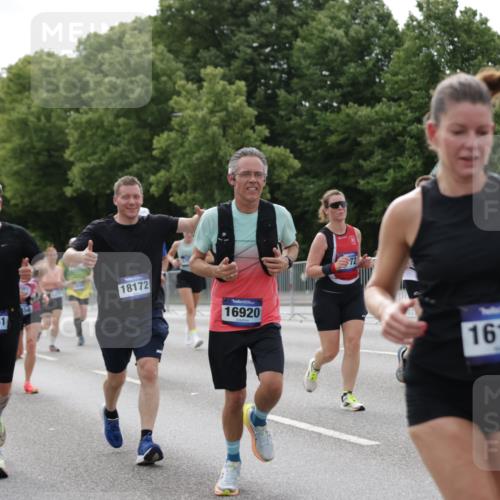 29.06.2025 - hella hamburg halbmarathon Jannik Wohlers http://msf.ph/oto/8171675 29.06.2025 10:21:43 Lombardsbrücke 1003, 1294, 1419, 1963, 2009, 2063, 2514, 2744, 3050, 3172, 3458, 3606, 3768, 4046, 4366, 5641, 6676, 6881, 6977, 7162, 8431, 8860, 8884, 8954, 9002, 9327, 9516, 9788, 9807, 10088, 10167, 10710, 11440, 12894, 13255, 14053, 14055, 14059, 14168, 14180, 14442, 15129, 15324, 15635, 15660, 16143, 16154, 16161, 16796, 16920, 17416, 17556, 17696, 17944, 18172, 18661, 19008, 19154 meine-sportfotos.de