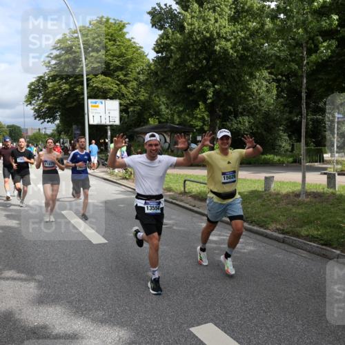 29.06.2025 - hella hamburg halbmarathon Yannick Fuchs http://msf.ph/oto/8171689 29.06.2025 10:41:18 20KM 1012, 1070, 1689, 1942, 2623, 3304, 5129, 5472, 5532, 5889, 6203, 6373, 6630, 7480, 7908, 8564, 9051, 9305, 9497, 10122, 10208, 10211, 10423, 11077, 11858, 12808, 13303, 13554, 13728, 14415, 14449, 14482, 14594, 15026, 15611, 15714, 15825, 16089, 16136, 16175, 16466, 16475, 16819, 17718, 18297, 18356 meine-sportfotos.de