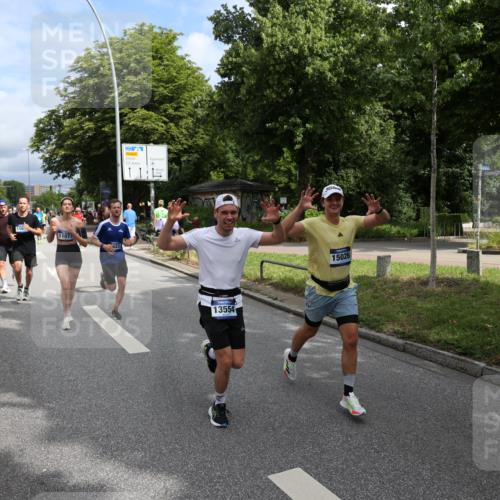 29.06.2025 - hella hamburg halbmarathon Yannick Fuchs http://msf.ph/oto/8171693 29.06.2025 10:41:18 20KM 1012, 1070, 1689, 1942, 2623, 3304, 5129, 5472, 5532, 5889, 6203, 6373, 6630, 7480, 7908, 8564, 9051, 9305, 9497, 10122, 10208, 10211, 10423, 11077, 11858, 12808, 13303, 13554, 13728, 14415, 14449, 14482, 14594, 15026, 15611, 15714, 15825, 16089, 16136, 16175, 16466, 16475, 16819, 17718, 18297, 18356 meine-sportfotos.de