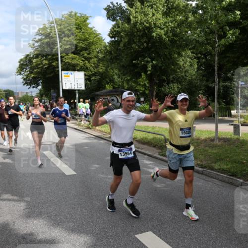 29.06.2025 - hella hamburg halbmarathon Yannick Fuchs http://msf.ph/oto/8171705 29.06.2025 10:41:18 20KM 1012, 1070, 1689, 1942, 2623, 3304, 5129, 5472, 5532, 5889, 6203, 6373, 6630, 7480, 7908, 8564, 9051, 9305, 9497, 10122, 10208, 10211, 10423, 11077, 11858, 12808, 13303, 13554, 13728, 14415, 14449, 14482, 14594, 15026, 15611, 15714, 15825, 16089, 16136, 16175, 16466, 16475, 16819, 17718, 18297, 18356 meine-sportfotos.de