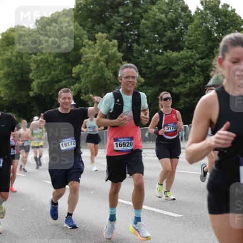 29.06.2025 - hella hamburg halbmarathon Jannik Wohlers http://msf.ph/oto/8171707 29.06.2025 10:21:43 Lombardsbrücke 1003, 1294, 1419, 1963, 2009, 2063, 2514, 2744, 3050, 3172, 3458, 3606, 3768, 4046, 4366, 5641, 6676, 6881, 6977, 7162, 8431, 8860, 8884, 8954, 9002, 9327, 9516, 9788, 9807, 10088, 10167, 10710, 11440, 12894, 13255, 14053, 14055, 14059, 14168, 14180, 14442, 15129, 15324, 15635, 15660, 16143, 16154, 16161, 16796, 16920, 17416, 17556, 17696, 17944, 18172, 18661, 19008, 19154 meine-sportfotos.de