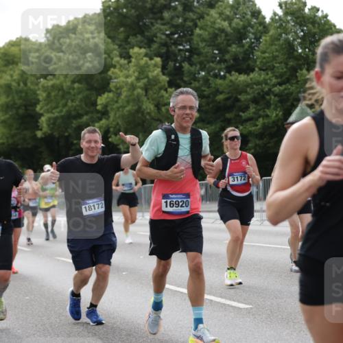 29.06.2025 - hella hamburg halbmarathon Jannik Wohlers http://msf.ph/oto/8171737 29.06.2025 10:21:43 Lombardsbrücke 1003, 1294, 1419, 1963, 2009, 2063, 2514, 2744, 3050, 3172, 3458, 3606, 3768, 4046, 4366, 5641, 6676, 6881, 6977, 7162, 8431, 8860, 8884, 8954, 9002, 9327, 9516, 9788, 9807, 10088, 10167, 10710, 11440, 12894, 13255, 14053, 14055, 14059, 14168, 14180, 14442, 15129, 15324, 15635, 15660, 16143, 16154, 16161, 16796, 16920, 17416, 17556, 17696, 17944, 18172, 18661, 19008, 19154 meine-sportfotos.de
