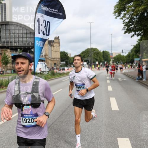 29.06.2025 - hella hamburg halbmarathon Yannick Fuchs http://msf.ph/oto/8171751 29.06.2025 10:24:45 20KM 1758, 2021, 6781, 7186, 7231, 8784, 9137, 9571, 10790, 12234, 12308, 13374, 13838, 14164, 15672, 15880, 16736, 16818, 17197, 18422, 19042, 19202, 19203, 19204 meine-sportfotos.de