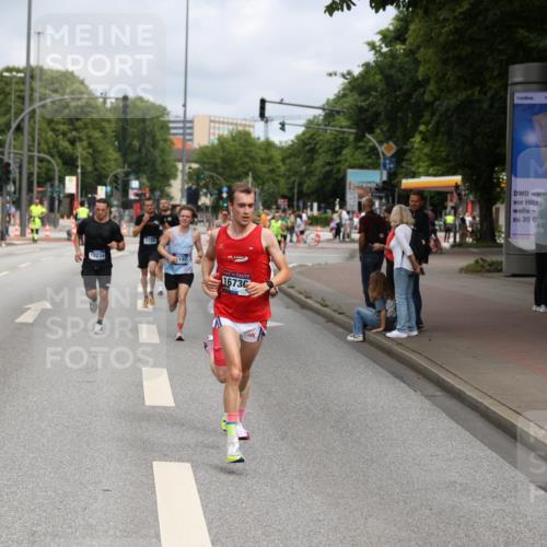 29.06.2025 - hella hamburg halbmarathon Yannick Fuchs http://msf.ph/oto/8171760 29.06.2025 10:24:48 20KM 1758, 6781, 7186, 7231, 8784, 9571, 10790, 12234, 12308, 13374, 15672, 16736, 16818, 17197, 18422, 19042, 19202 meine-sportfotos.de