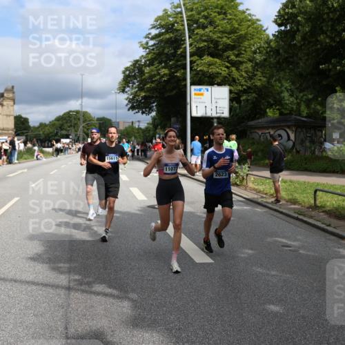 29.06.2025 - hella hamburg halbmarathon Yannick Fuchs http://msf.ph/oto/8171762 29.06.2025 10:41:18 20KM 1012, 1070, 1689, 1942, 2623, 3304, 5129, 5472, 5532, 5889, 6203, 6373, 6630, 7480, 7908, 8564, 9051, 9305, 9497, 10122, 10208, 10211, 10423, 11077, 11858, 12808, 13303, 13554, 13728, 14415, 14449, 14482, 14594, 15026, 15611, 15714, 15825, 16089, 16136, 16175, 16466, 16475, 16819, 17718, 18297, 18356 meine-sportfotos.de