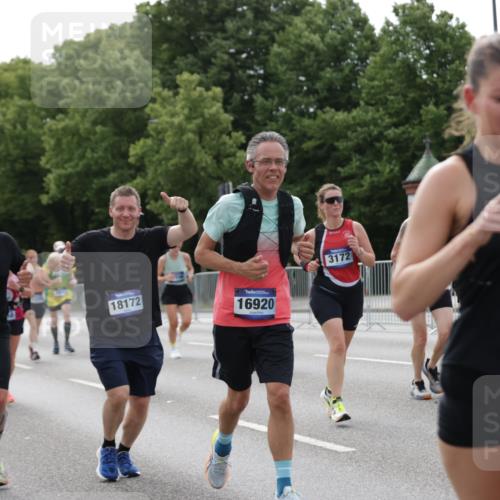 29.06.2025 - hella hamburg halbmarathon Jannik Wohlers http://msf.ph/oto/8171768 29.06.2025 10:21:43 Lombardsbrücke 1003, 1294, 1419, 1963, 2009, 2063, 2514, 2744, 3050, 3172, 3458, 3606, 3768, 4046, 4366, 5641, 6676, 6881, 6977, 7162, 8431, 8860, 8884, 8954, 9002, 9327, 9516, 9788, 9807, 10088, 10167, 10710, 11440, 12894, 13255, 14053, 14055, 14059, 14168, 14180, 14442, 15129, 15324, 15635, 15660, 16143, 16154, 16161, 16796, 16920, 17416, 17556, 17696, 17944, 18172, 18661, 19008, 19154 meine-sportfotos.de